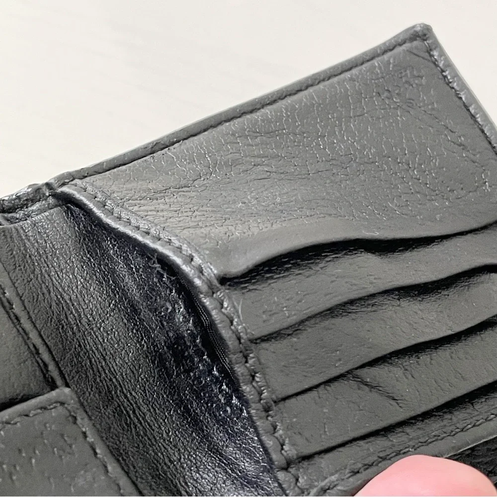 ❤️SOLD❤️Gucci black leather Animalier bee bifold wallet unisex - Picture 9 of 11